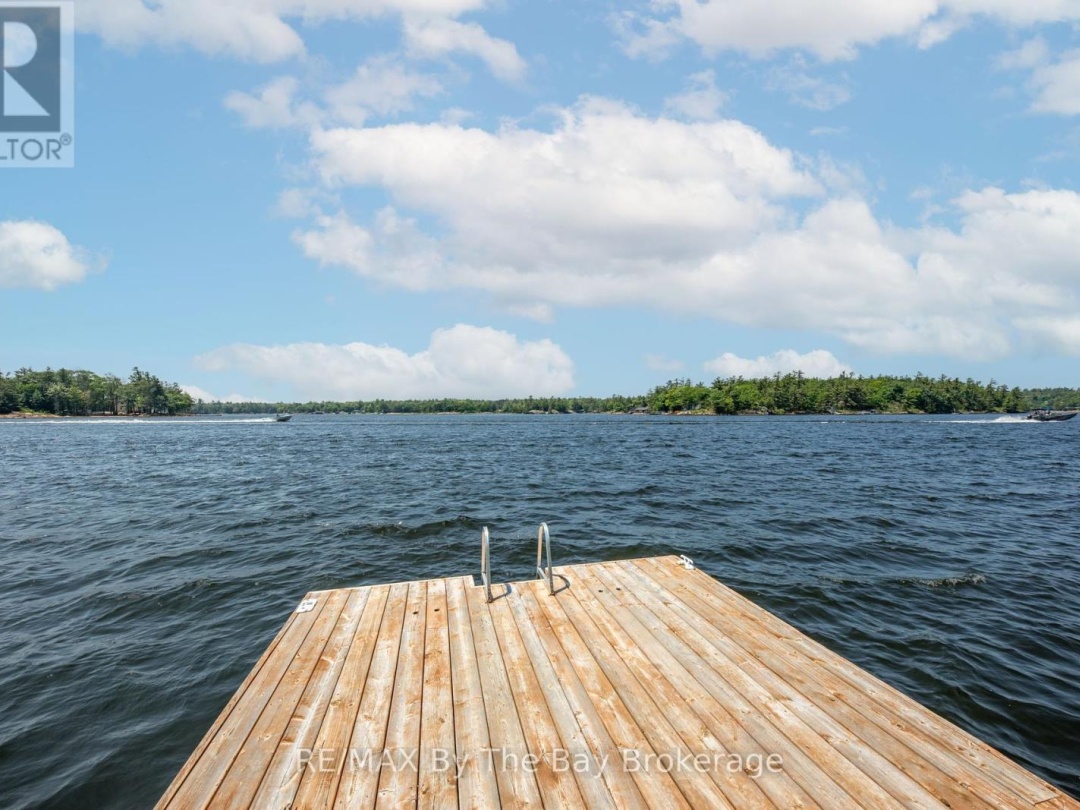 3572 ISLAND 820/MERMAID ISLAND, 