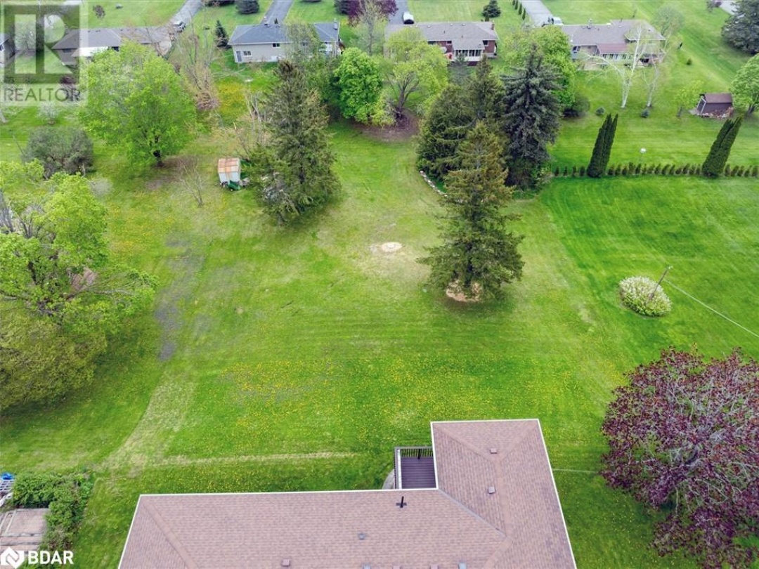 381 Country Club Circle, Pigeon Lake