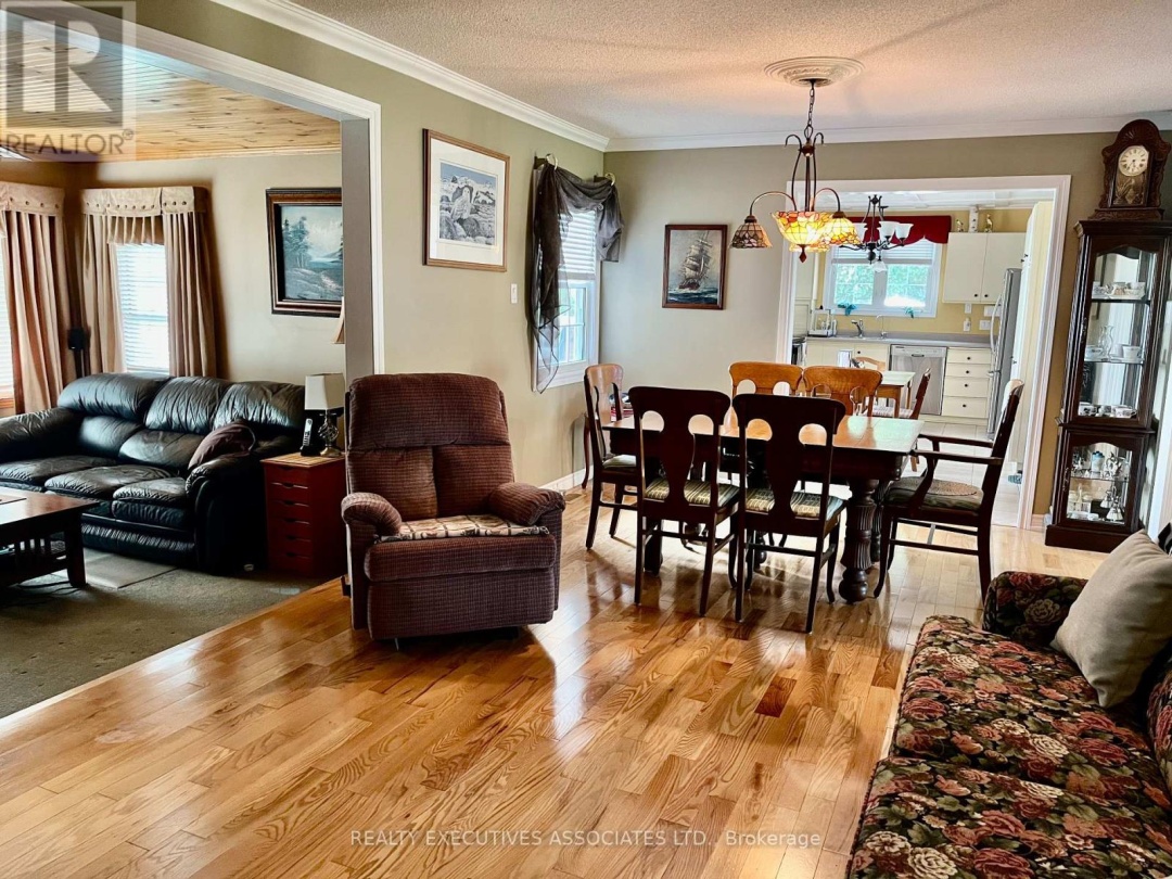 22 LAKEVIEW BOULEVARD, 