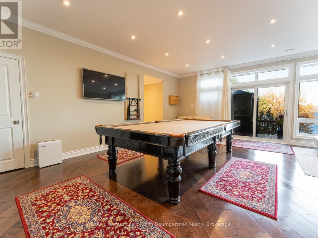 1107 Pine Point Road, Kennisis Lake