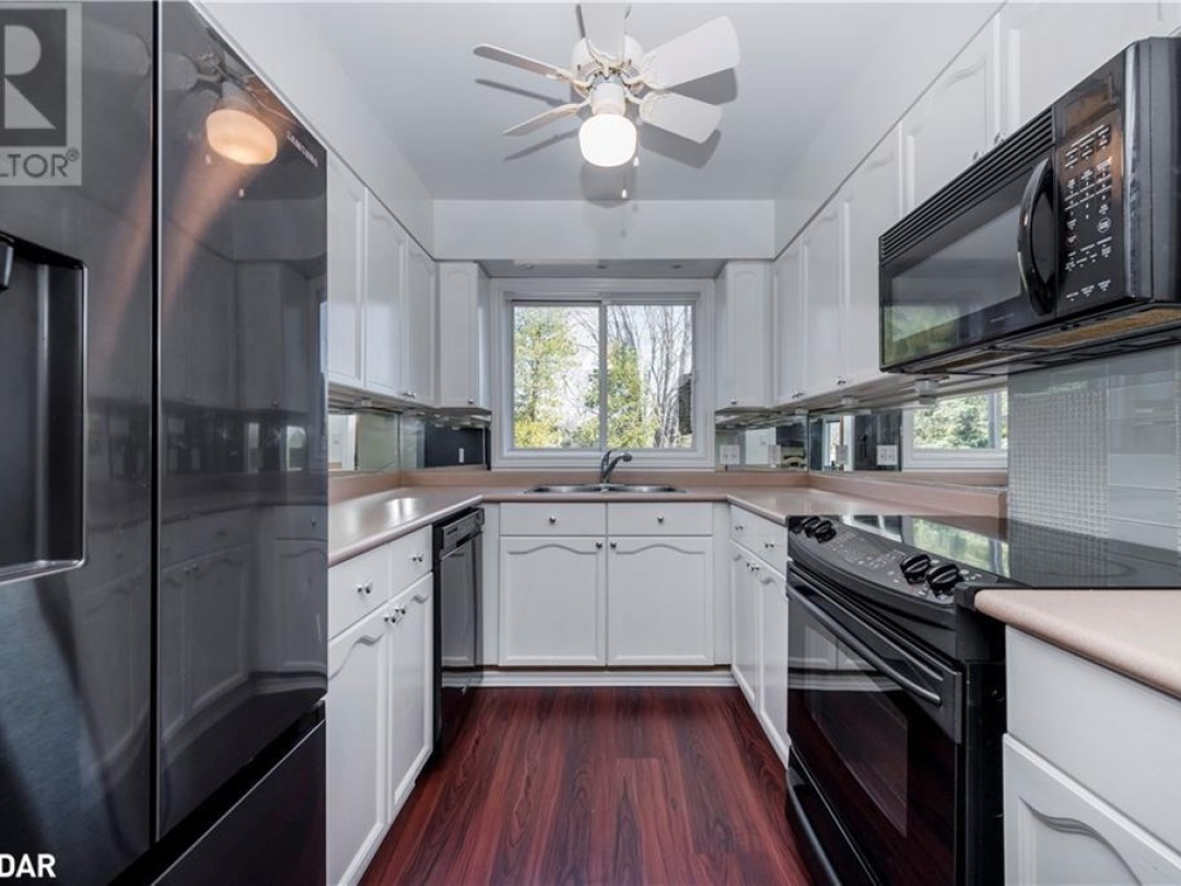 30 Laguna Parkway Unit# 16, Brechin