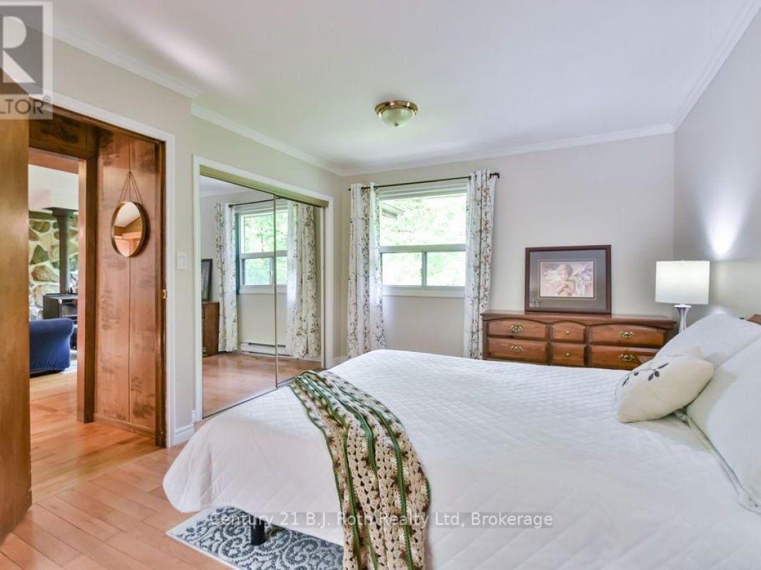 1755 Twin Oaks Crescent, Matchedash Bay