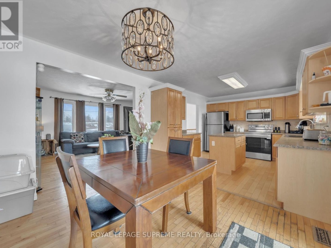 8740 12 Highway, Oro-Medonte
