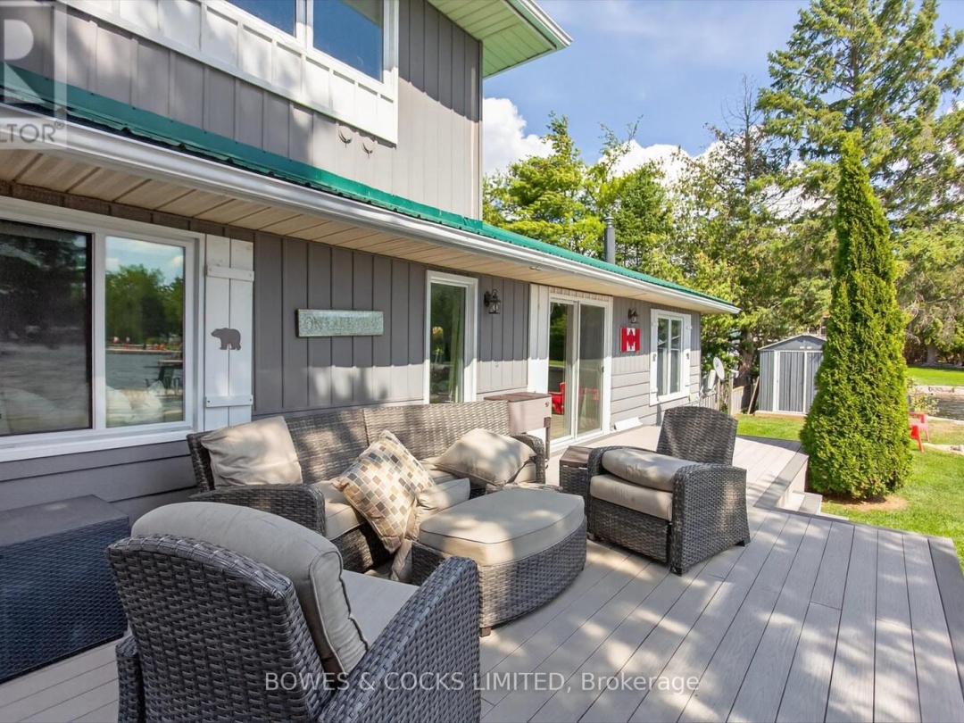 32 STURGEON GLEN ROAD, 