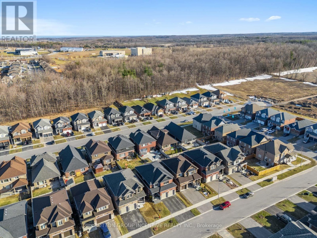 3007 Annalysse Drive, Orillia