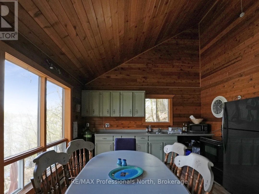 1017 Dunn Road, Haliburton Lake