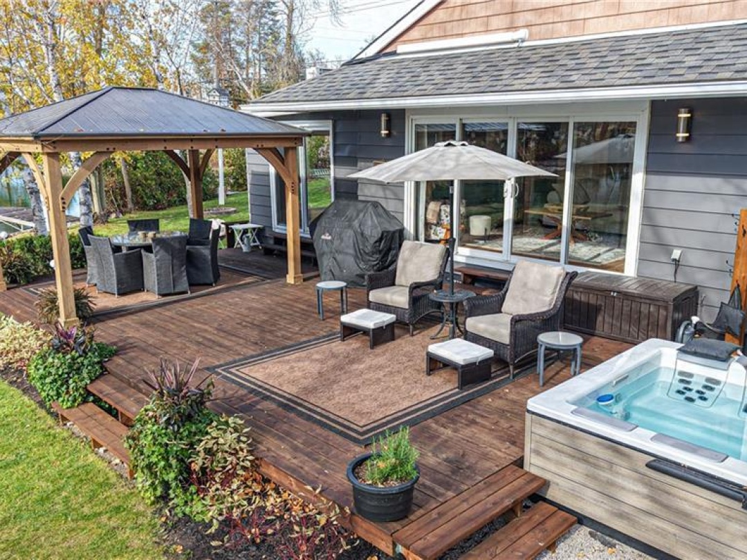 8222 COUNTY RD 169 Road, 