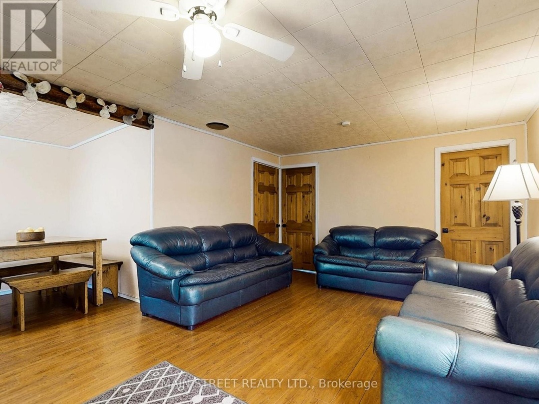 2 Ceadarhurst Avenue, Sturgeon Lake