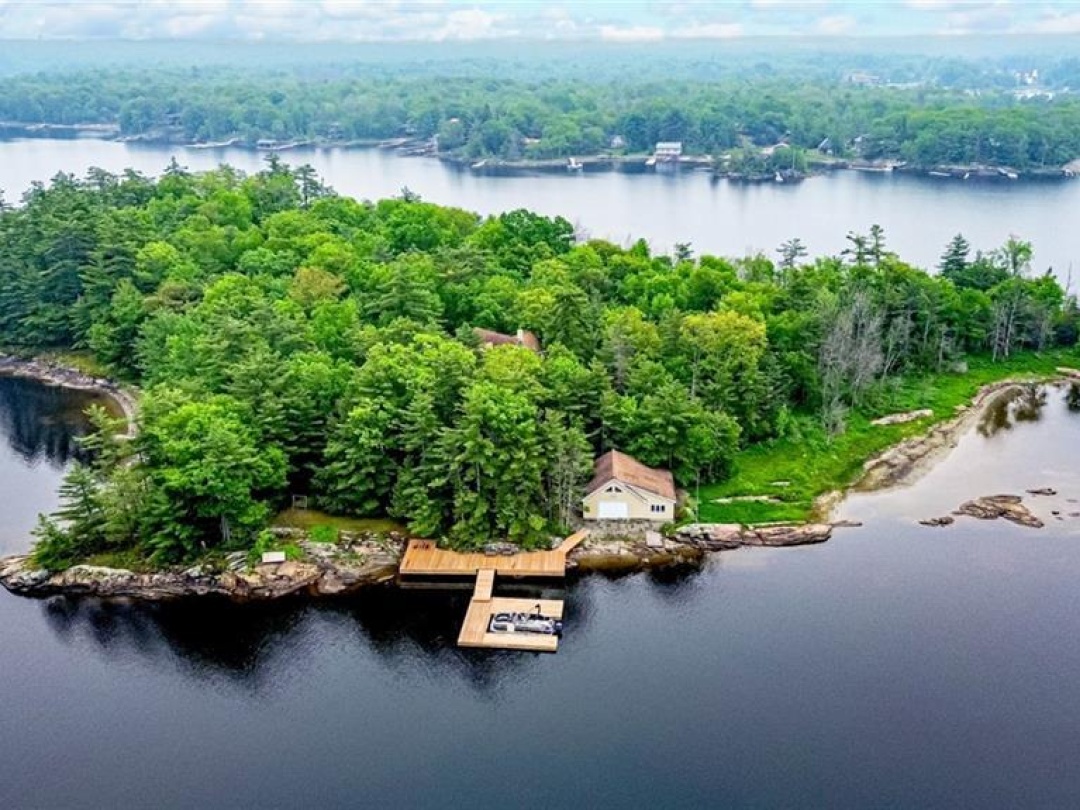 2 IS 880 GEORGIAN BAY, 