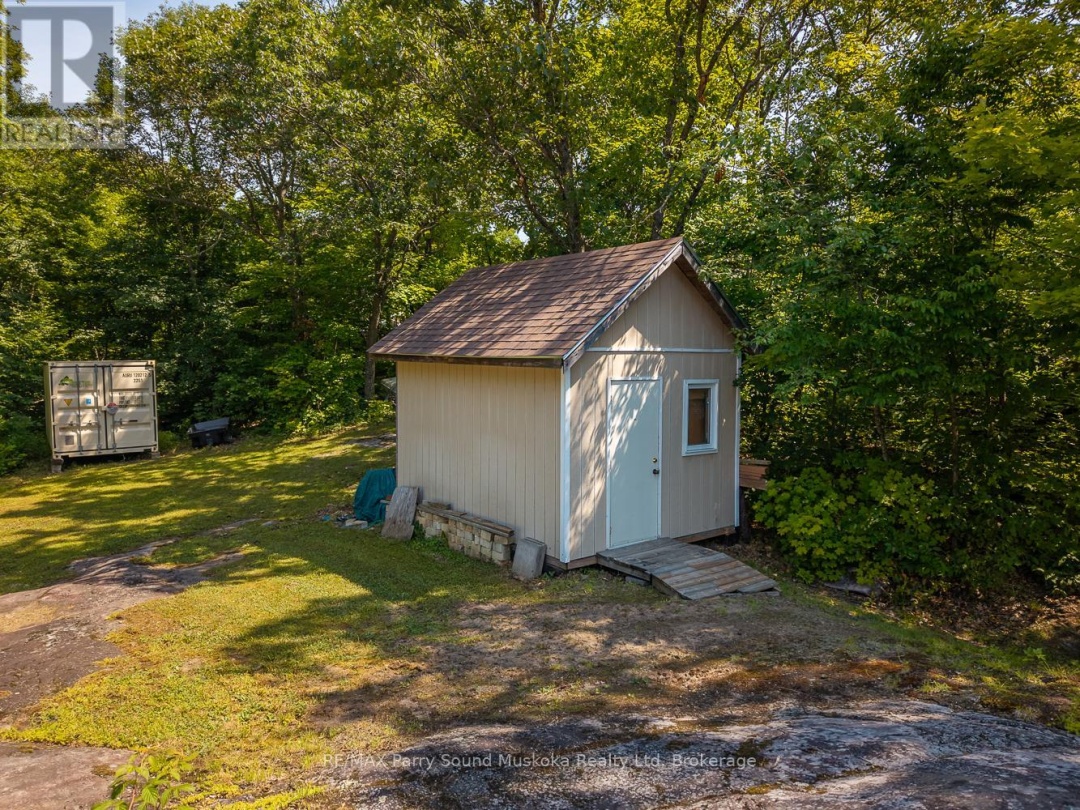 124 PINEWOOD ROAD, 