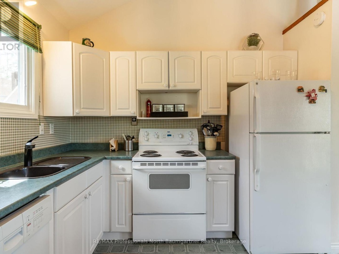1053 Mink Road, Long Lake
