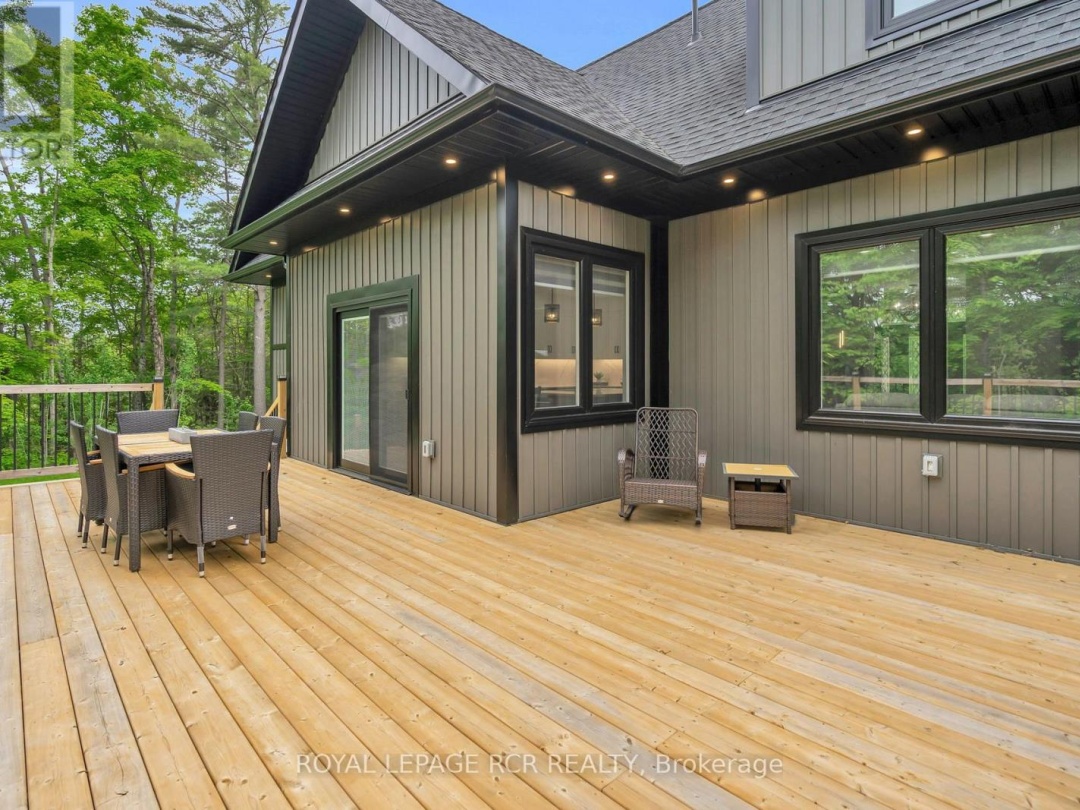 2360 HONEY HARBOUR ROAD, 