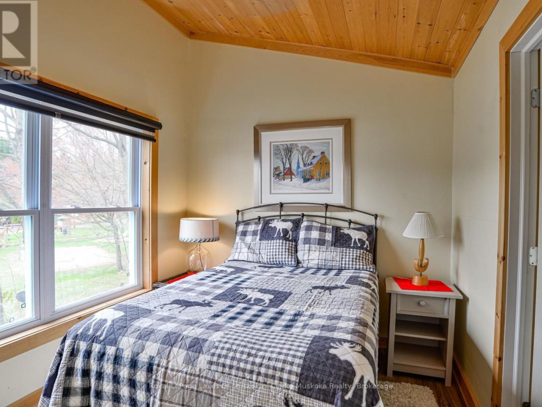 7 - 7 SILVER POINT ROAD, 