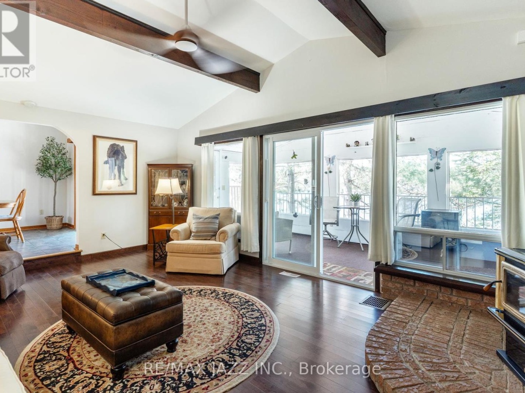 1092 Briscoe Drive, Kushog Lake