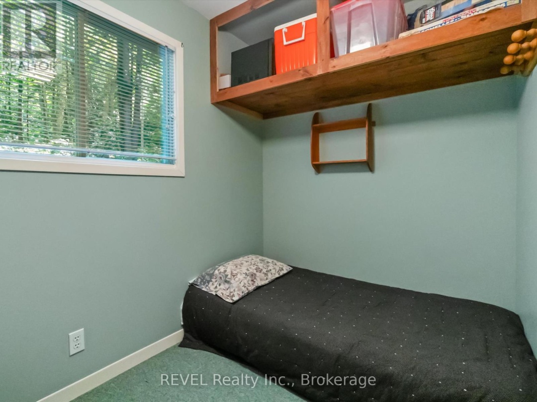 1077 Rignalls Road E, Wood Lake