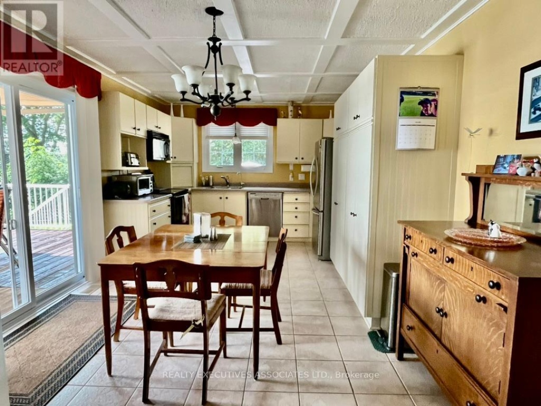 22 Lakeview Boulevard, Lake Scugog