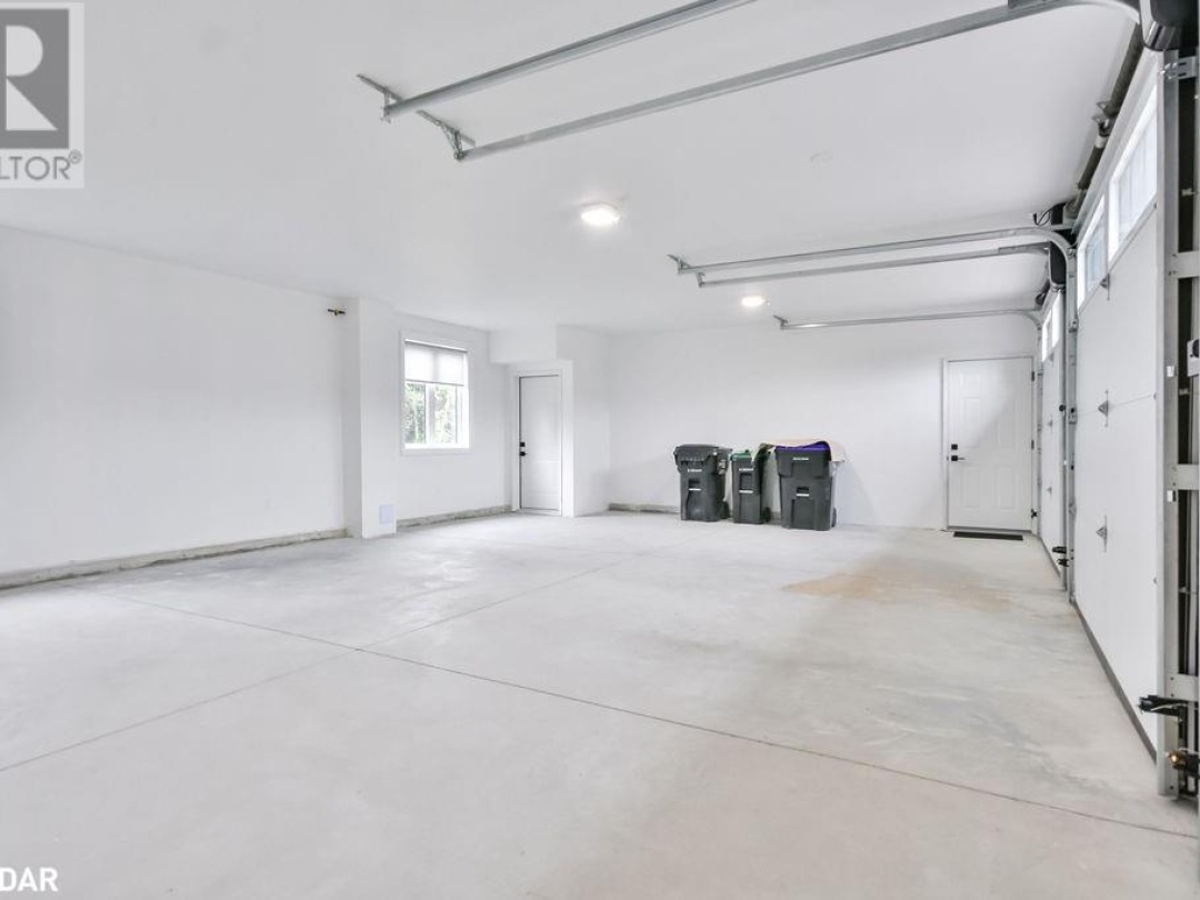 4 CLYDESDALE Court, 