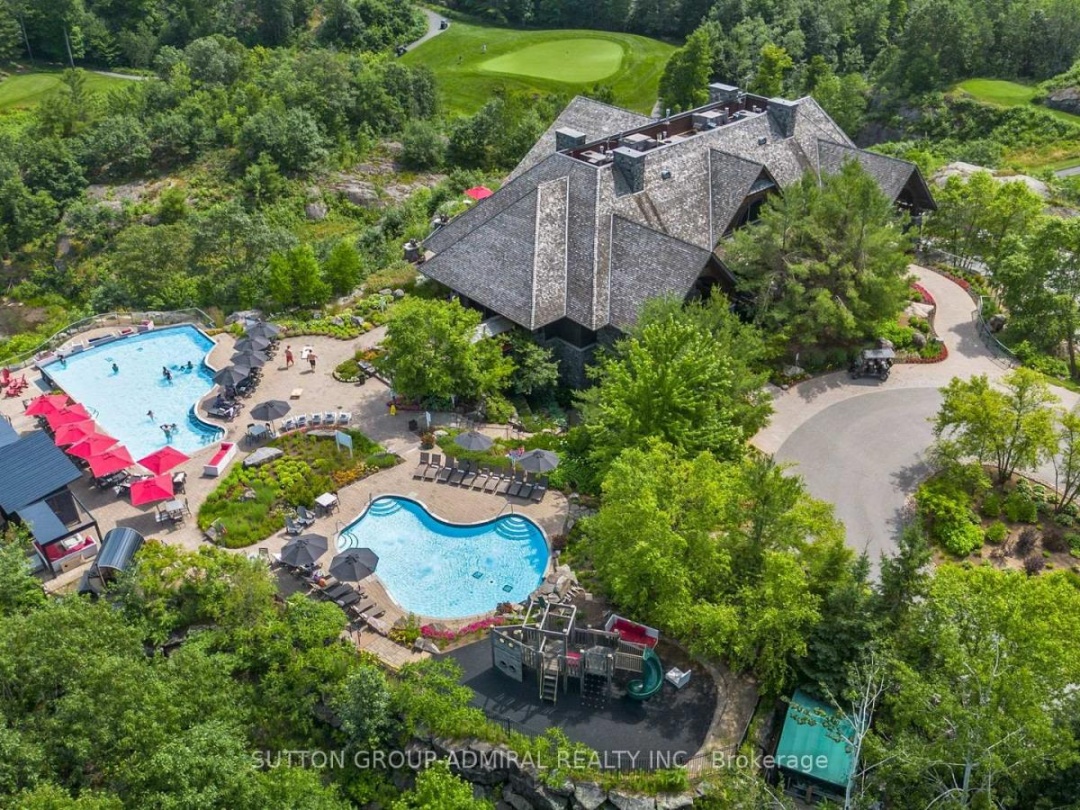 209 - 120 CARRICK TRAIL, 