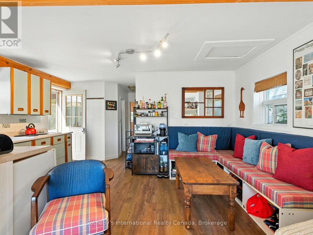 1118 SOUTH KAHSHE LAKE ROAD, 