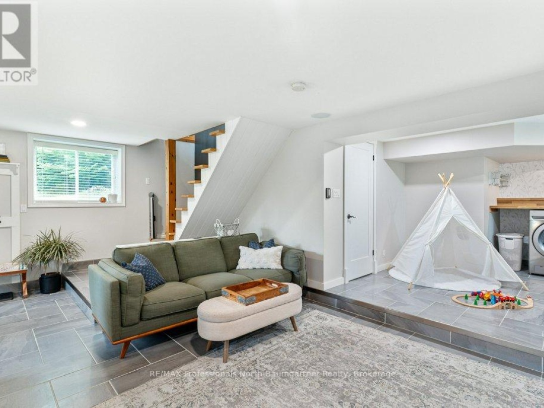 1521 Bobcaygeon Road, Minden Hills