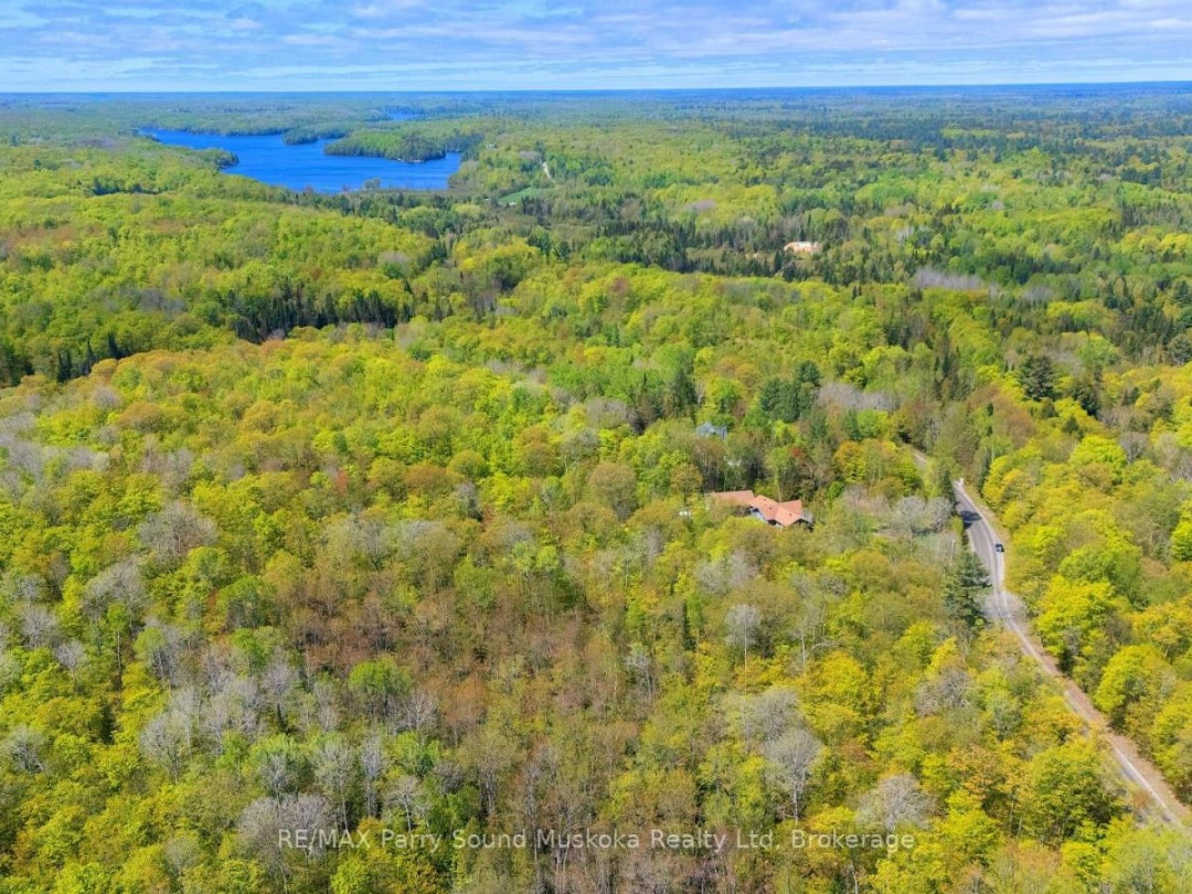 1835 LORIMER LAKE ROAD N, 