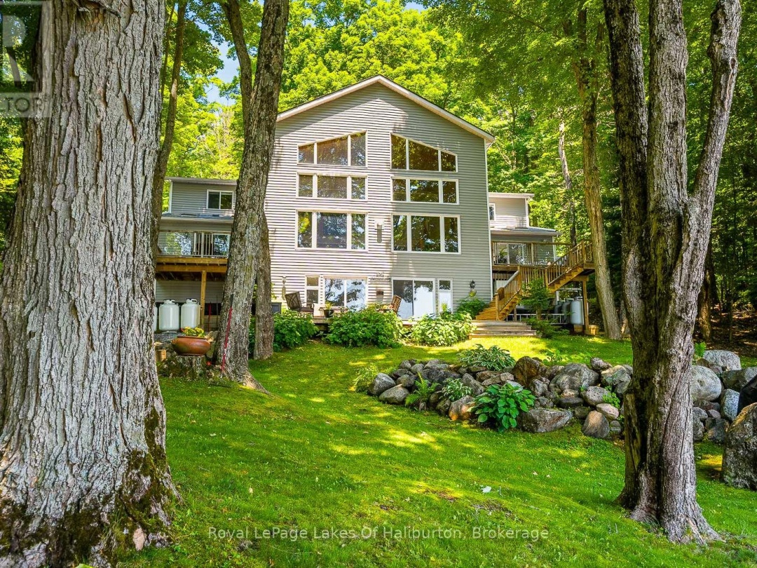 1047 Balmoral Lane, Trooper Lake