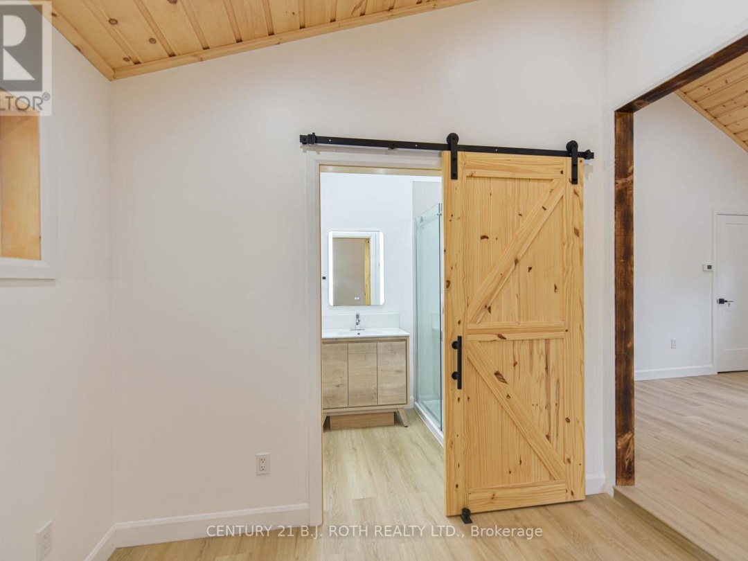 274 MISSISSAGA STREET W, 