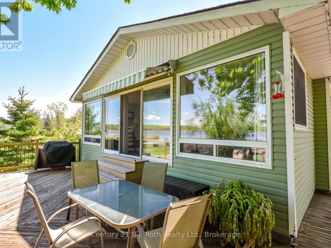 95 Maskinonge Road, Georgian Bay