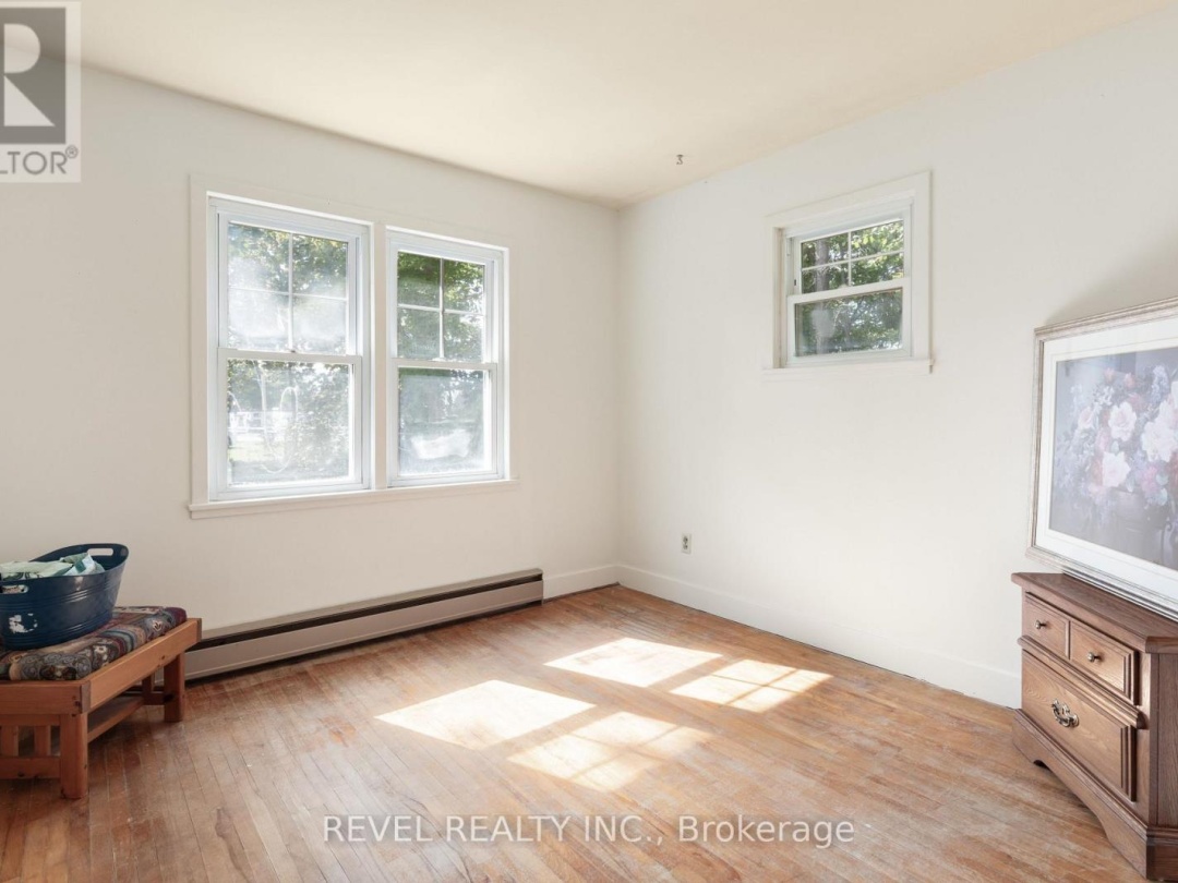 72 KING STREET W, 