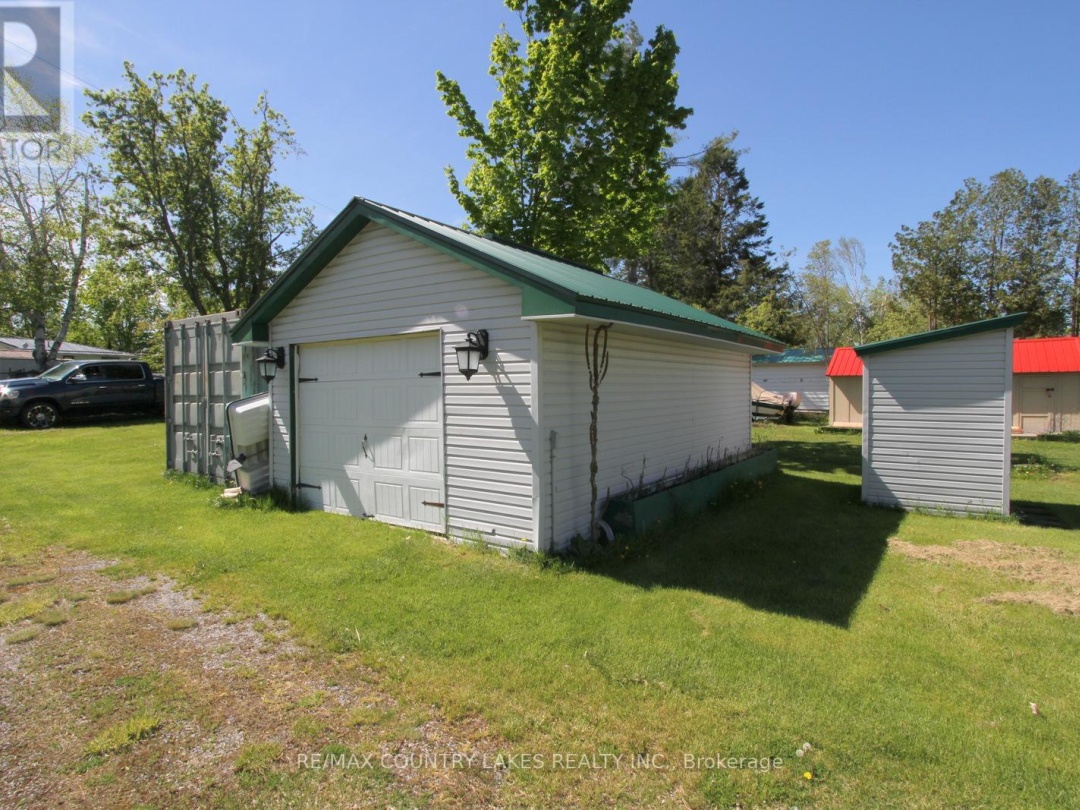 8 Saturn Lane, Mitchell Lake
