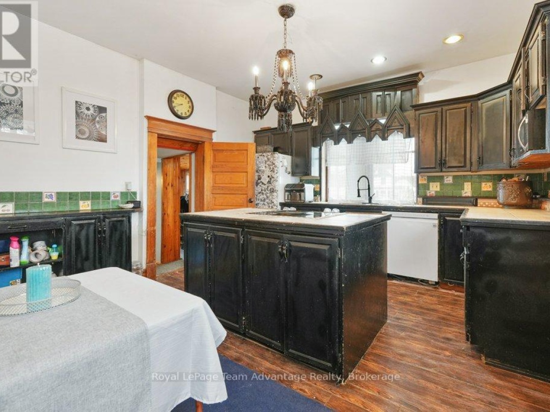 20 Belvedere Avenue, Parry Sound