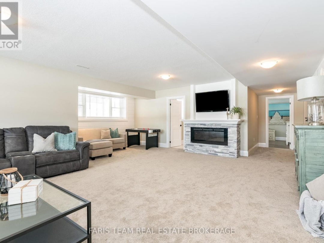 2448 STOCKDALE ROAD, 