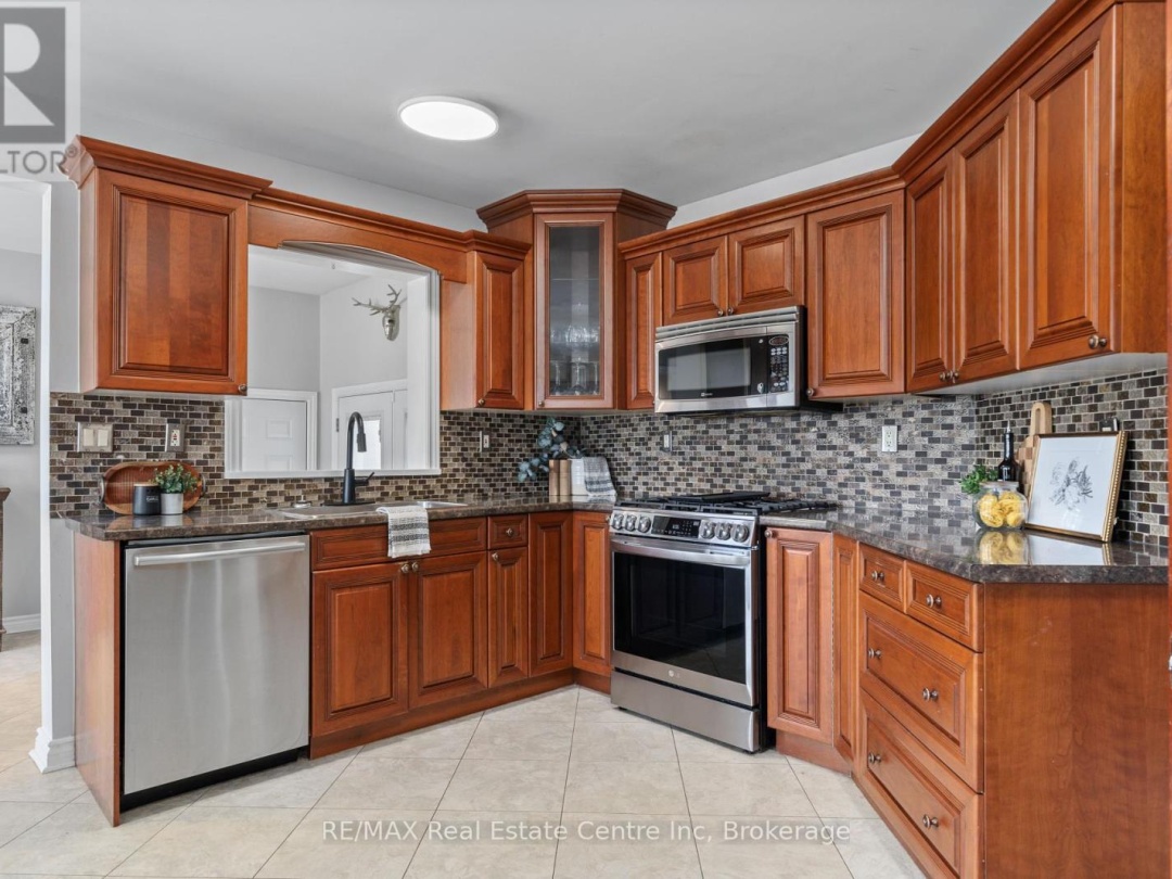 33 Totten Drive, Sturgeon Lake