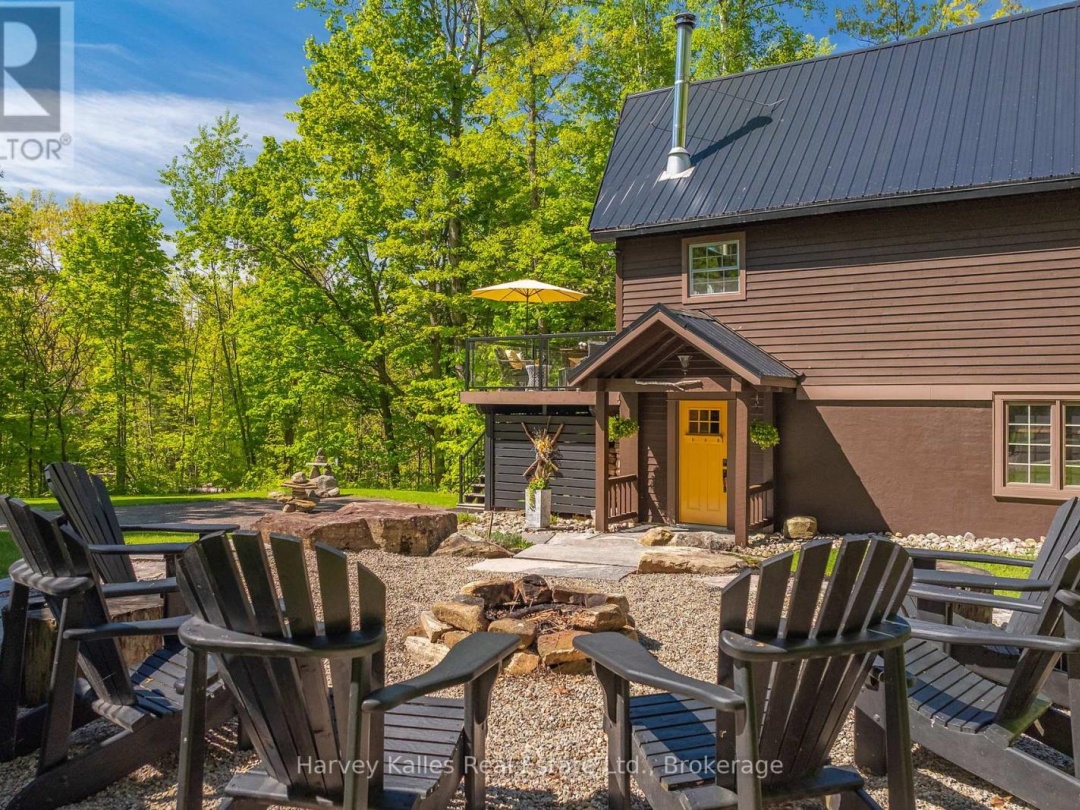 157 Chalet Crescent, Peninsula Lake