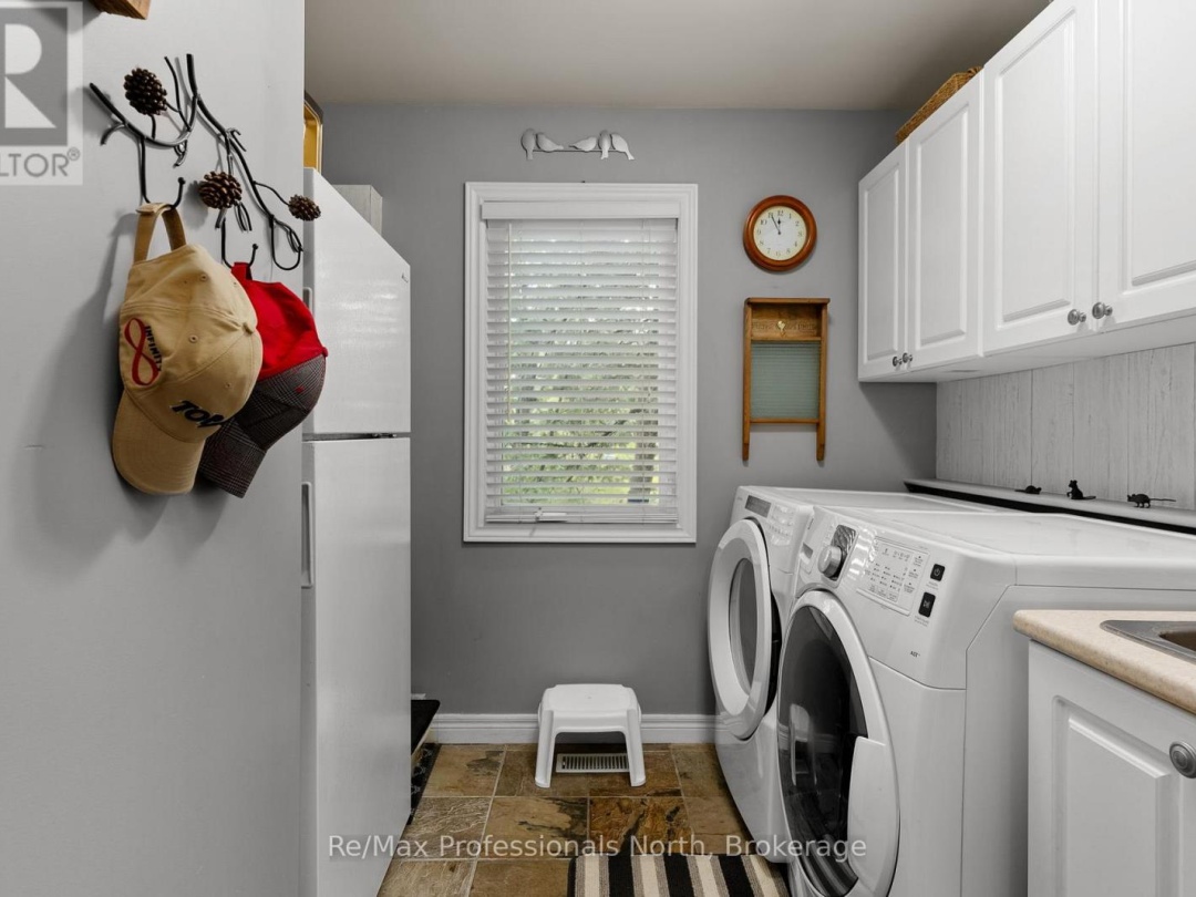 1005 LAIDLAW AVENUE, Severn Lake