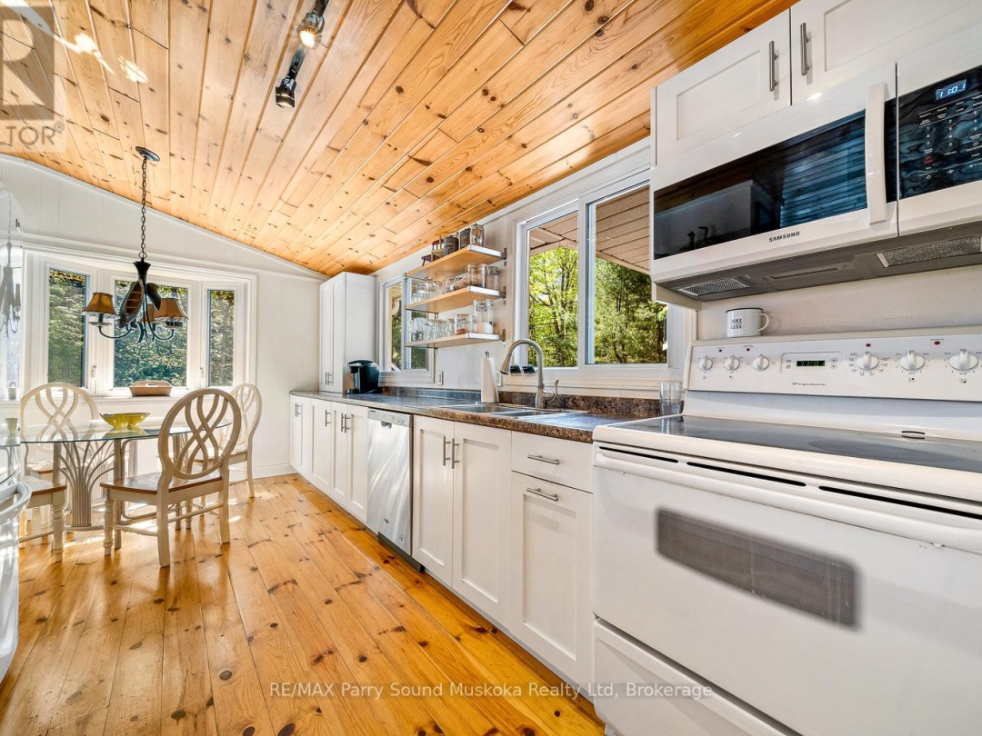 3 Maureen Drive, Little Whitefish Lake