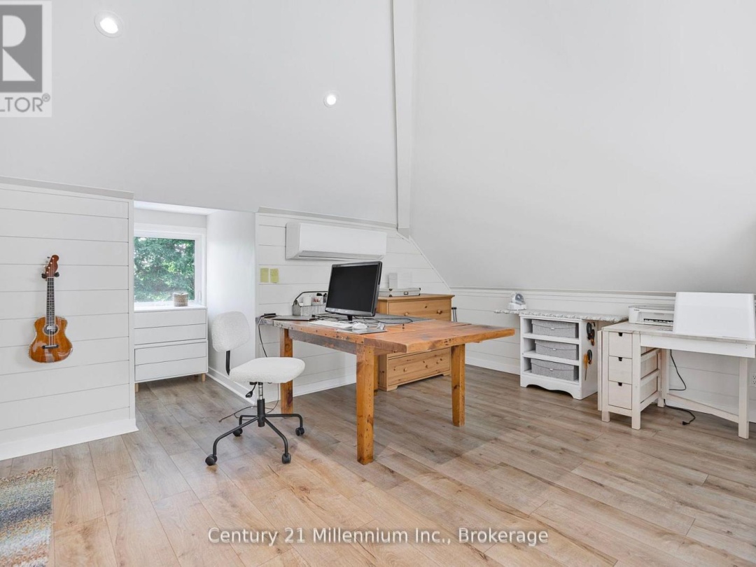 100 MATCHEDASH STREET N, 