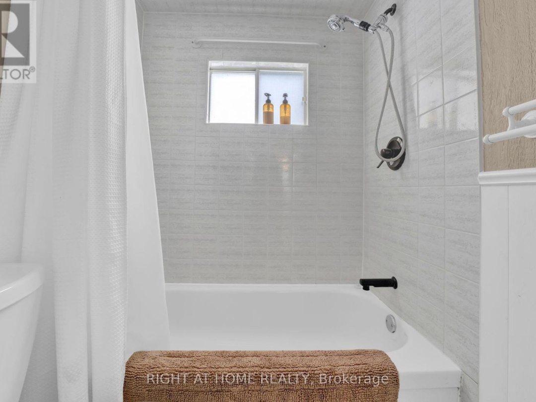 1220 PORTAGE LAKE ROAD, 