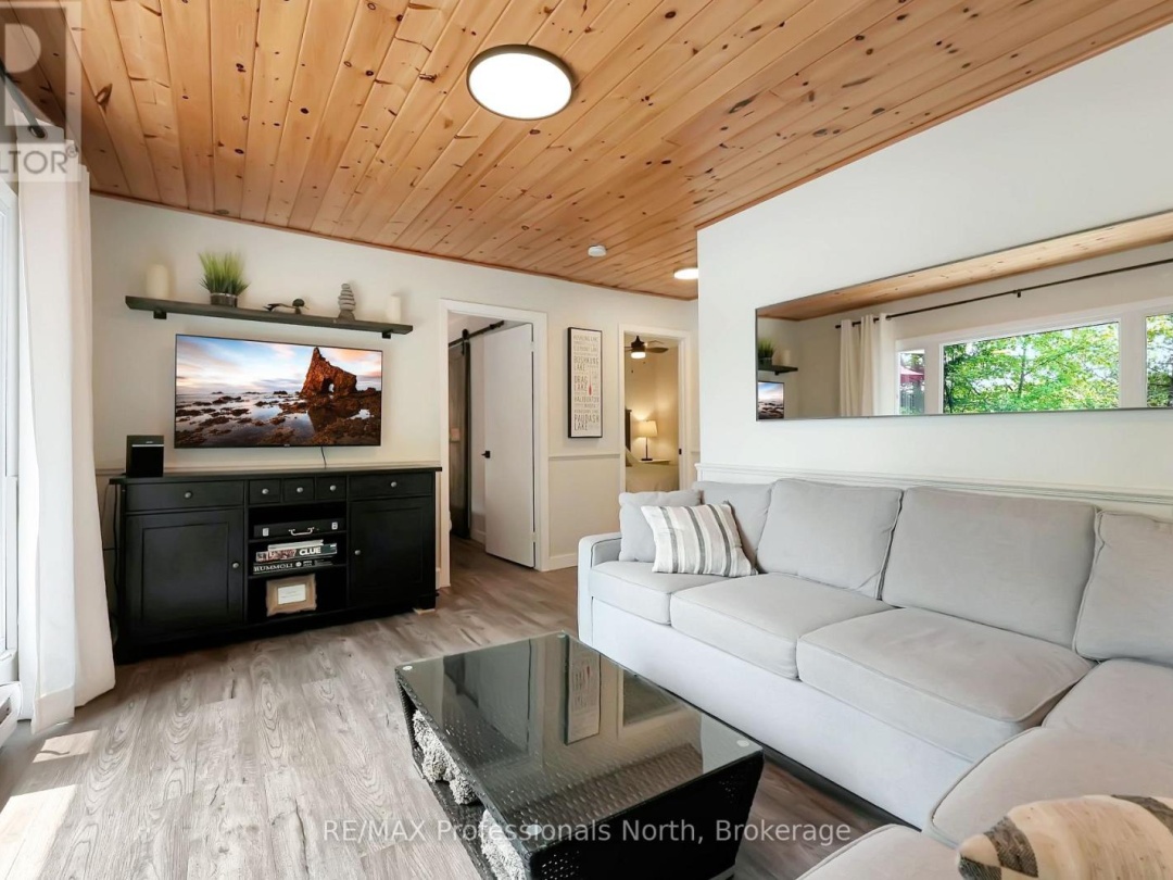 1998 Alsop Road, Glamor Lake