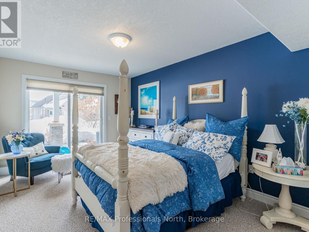 13 68 Webb Circle, Kashagawigamog Lake