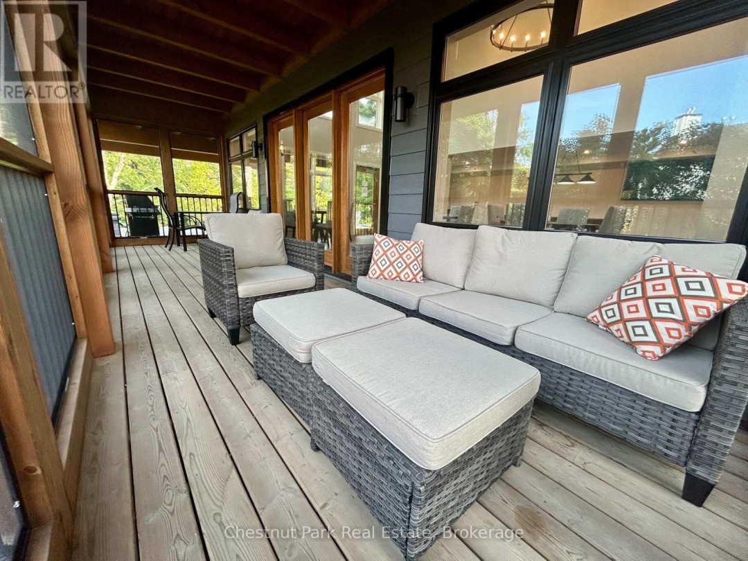205 200 Anglo Street, South Muskoka Lake