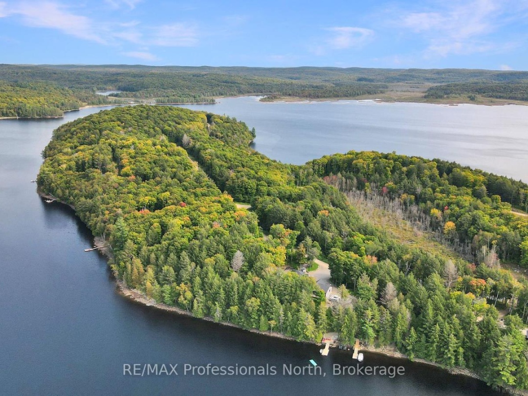 1034 Lone Wolf Crescent, Percy Lake