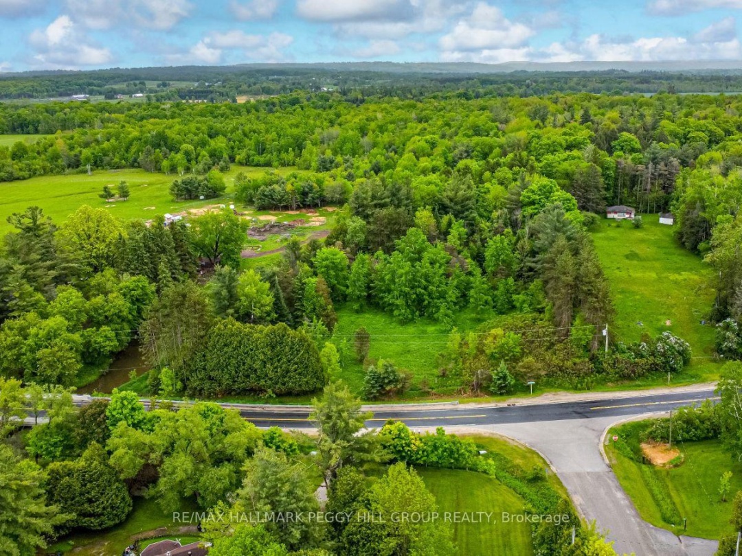 699 MOONSTONE ROAD E, 