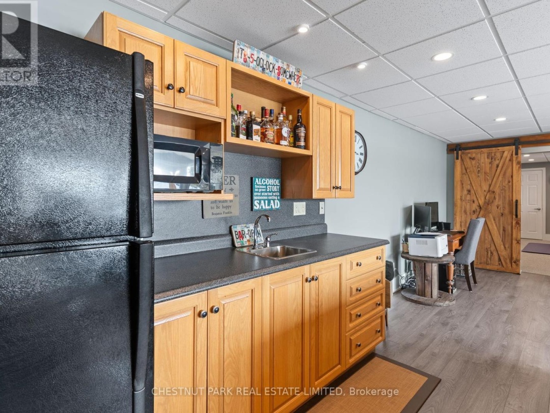 1168 Curry Road, Haliburton Lake