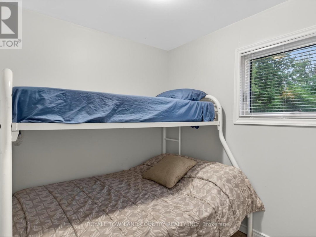 82 RIVERBANK ROAD, 