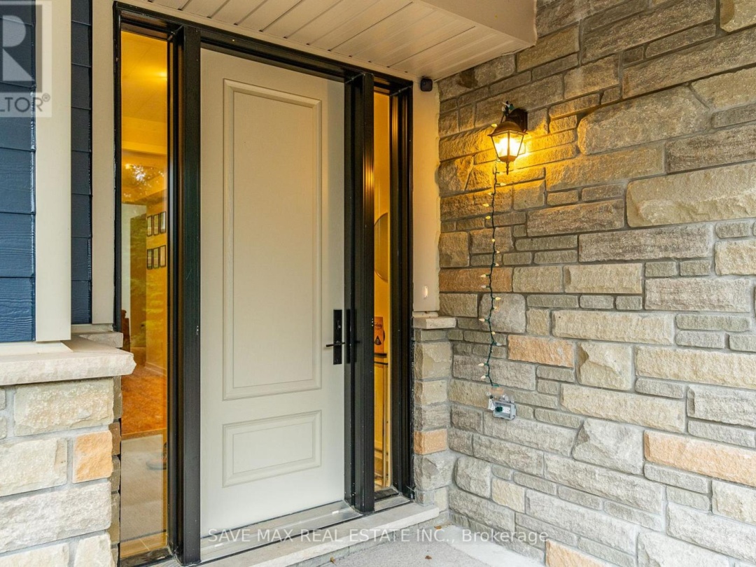 1049 GREENSVIEW DRIVE, 