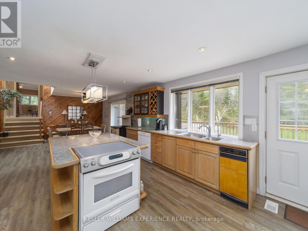 1936 Peninsula Point Road, Sparrow Lake