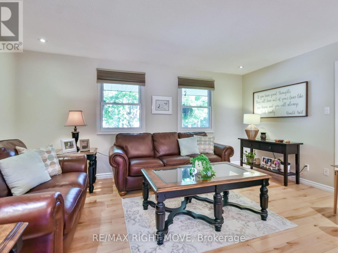 2009 MARCHMONT ROAD, 