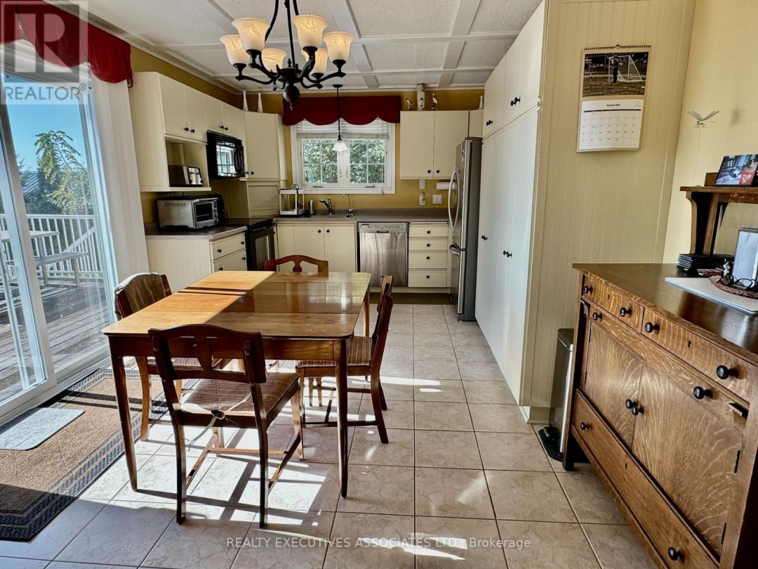 22 LAKEVIEW BOULEVARD, 