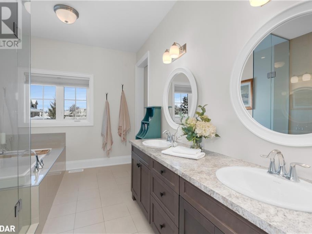 12 Thoroughbred Drive, Oro-Medonte